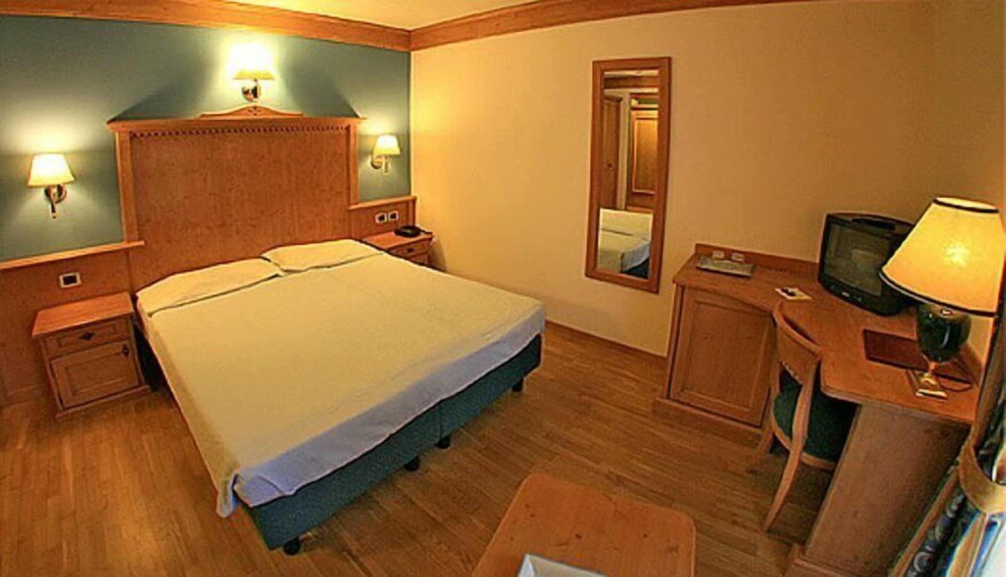 Medil Hotel 4*